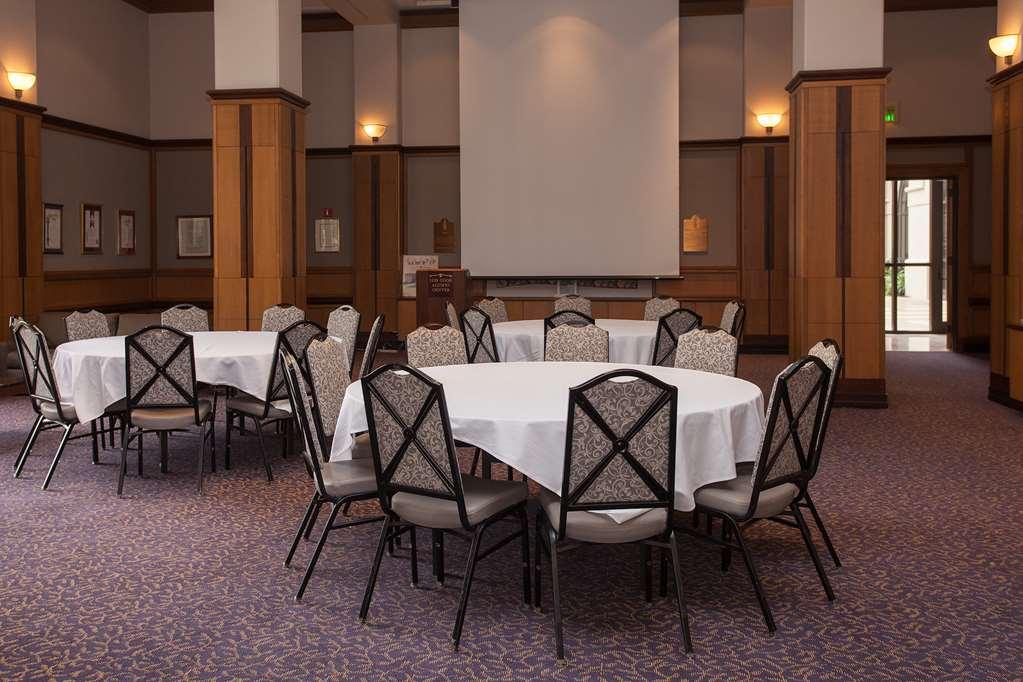 The Cook Hotel And Conference Center At Lsu Батон-Руж Удобства фото